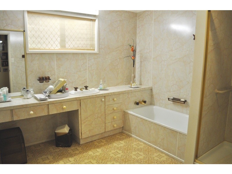 17 Scawfell Avenue, Slade Point QLD 4740