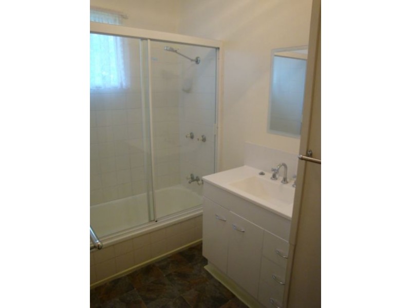 8 Graham Court, Mount Pleasant QLD 4740