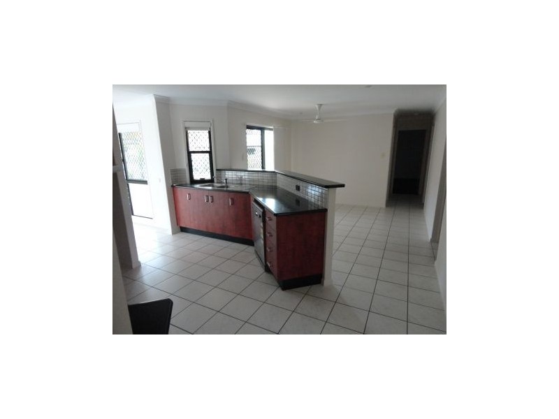 4 Egan Court, Blacks Beach QLD 4740