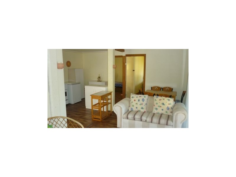 2/18 Owen Jenkins, Sarina Beach QLD 4737