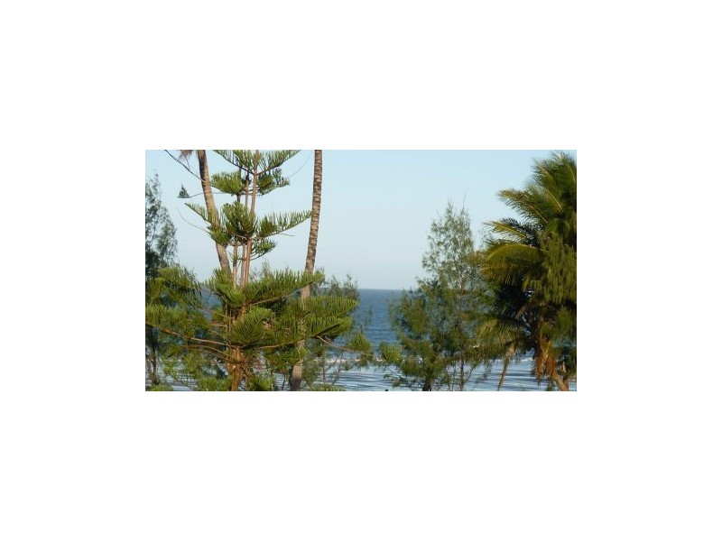 2/18 Owen Jenkins, Sarina Beach QLD 4737