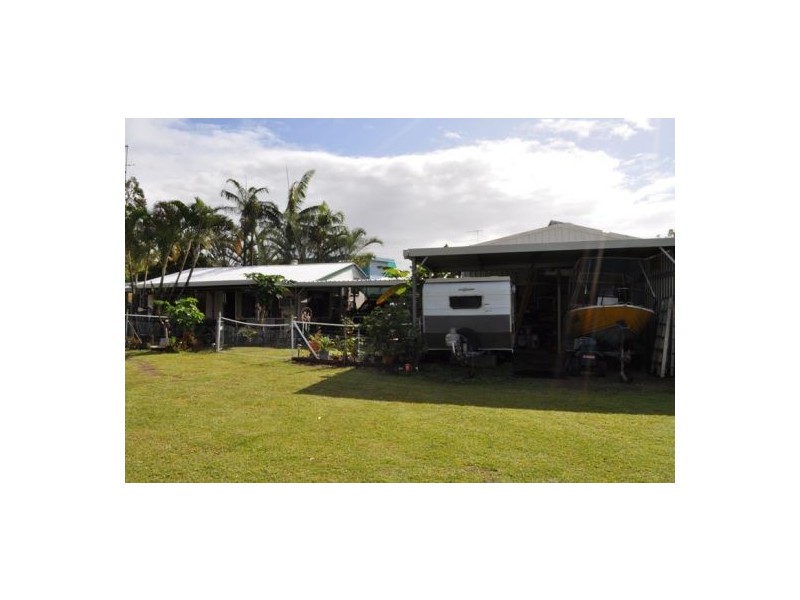 8 Jarman Court, Seaforth QLD 4741