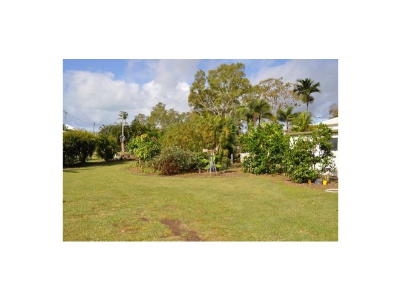 8 Jarman Court, Seaforth QLD 4741