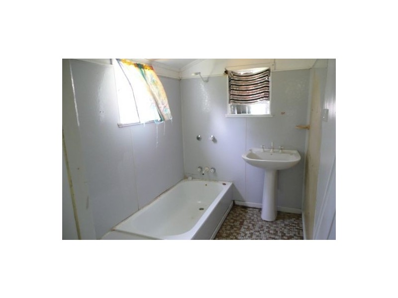 40 Mary Street, West Mackay QLD 4740