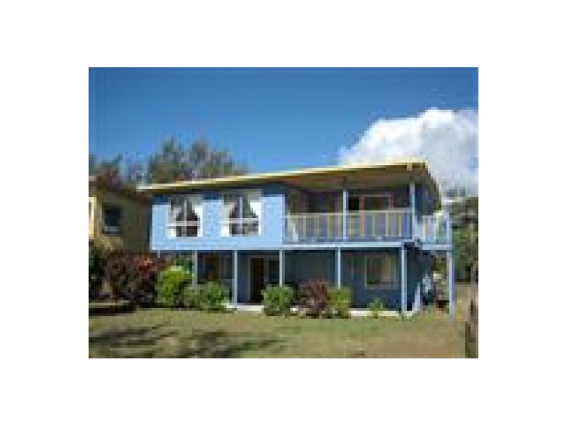 1/18 Owen Jenkins, Sarina Beach QLD 4737