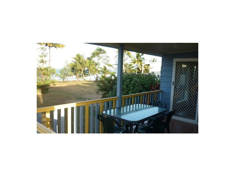 1/18 Owen Jenkins, Sarina Beach QLD 4737