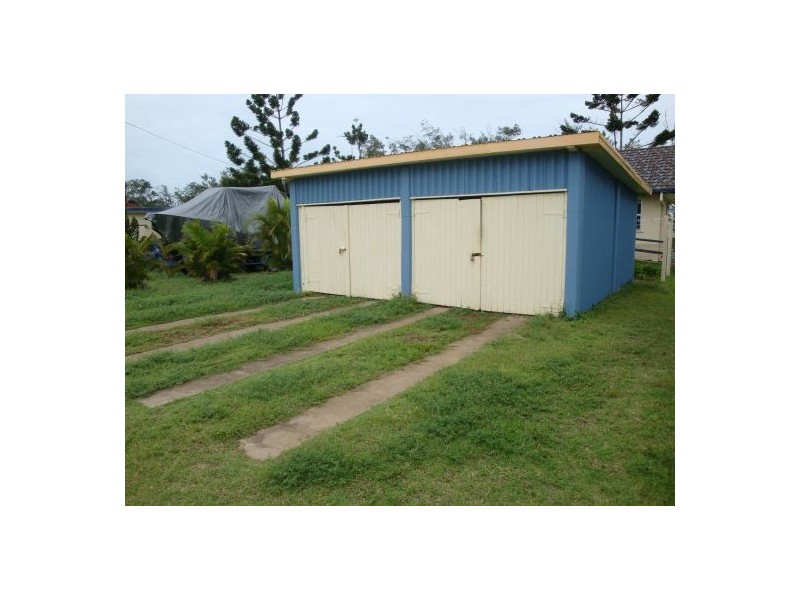 1/18 Owen Jenkins, Sarina Beach QLD 4737