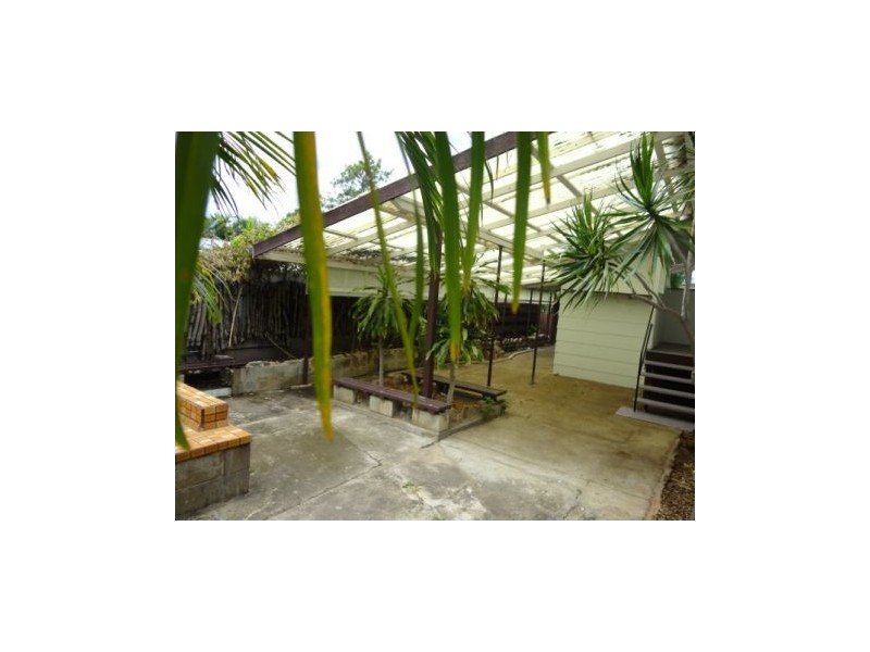 6 Wallace, Dysart QLD 4745