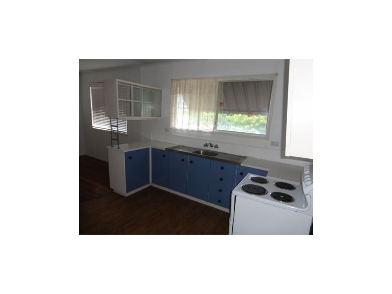 6 Wallace, Dysart QLD 4745