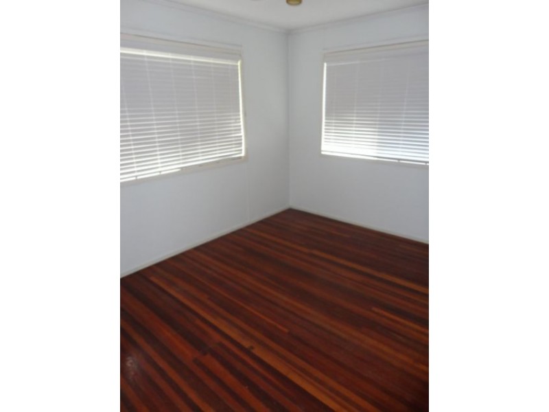 6 Wallace, Dysart QLD 4745