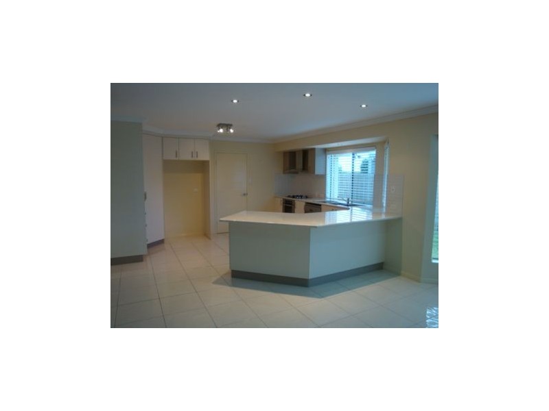 11 Cooper Court, Rural View QLD 4740