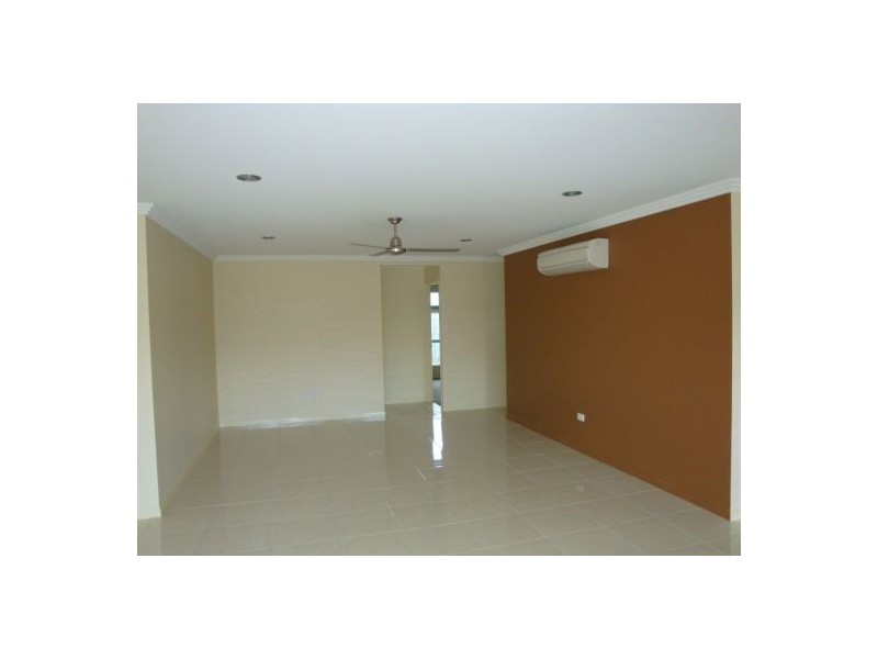 11 Cooper Court, Rural View QLD 4740