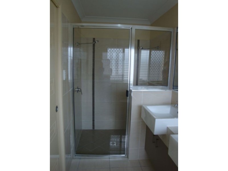 11 Cooper Court, Rural View QLD 4740