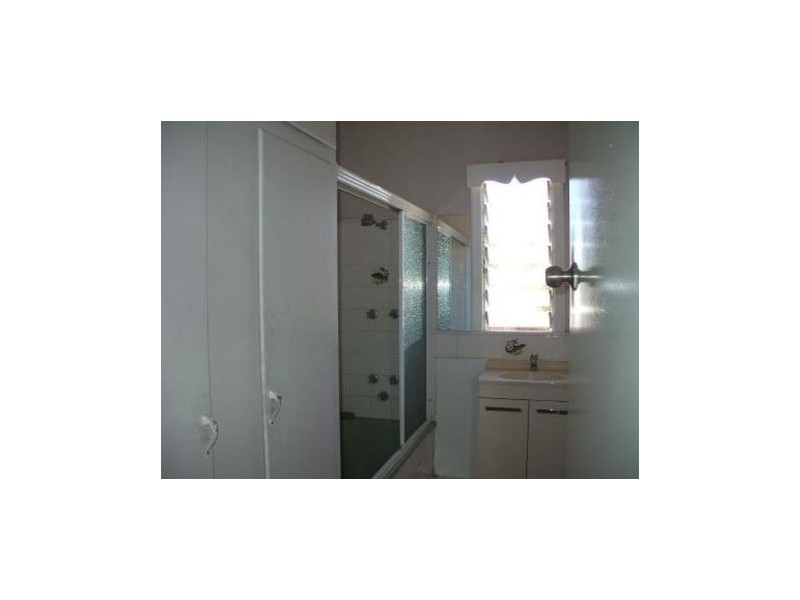 1/4 Wilkin, Nebo QLD 4742