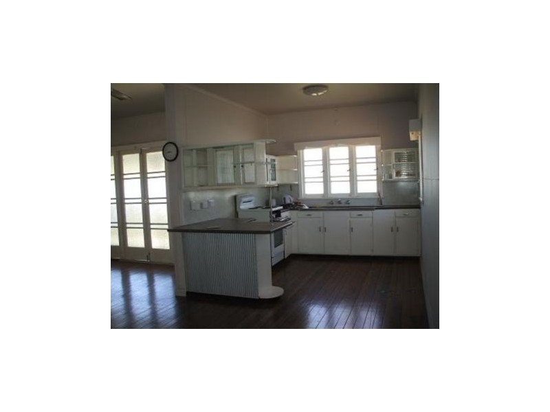 1/4 Wilkin, Nebo QLD 4742