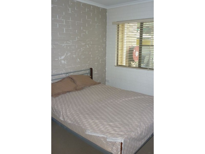 4/4 Symons Ave, Bucasia QLD 4750