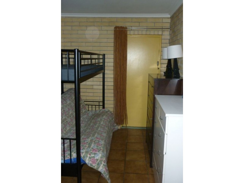 4/4 Symons Ave, Bucasia QLD 4750