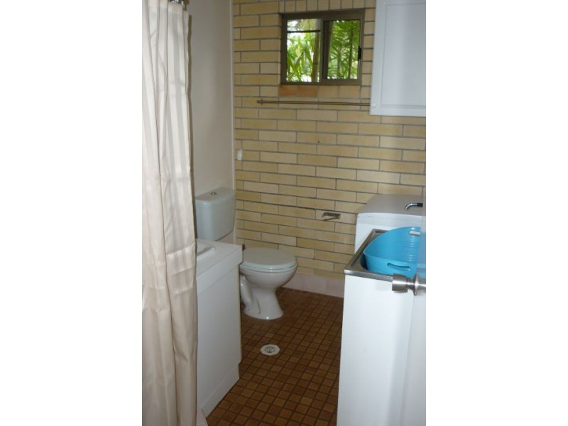 4/4 Symons Ave, Bucasia QLD 4750