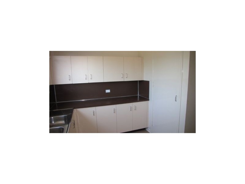 15 Flight Drive, Moranbah QLD 4744