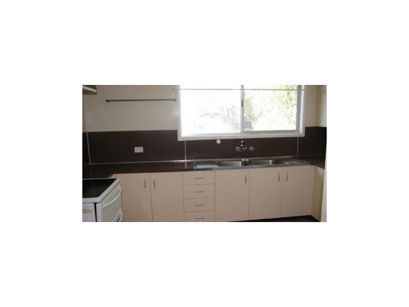 15 Flight Drive, Moranbah QLD 4744