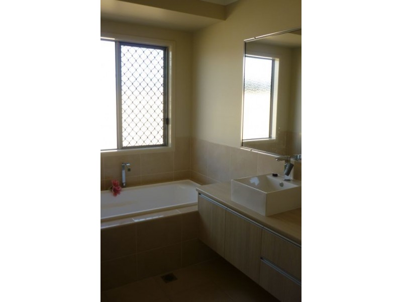 7 Sidon Court, Ooralea QLD 4740