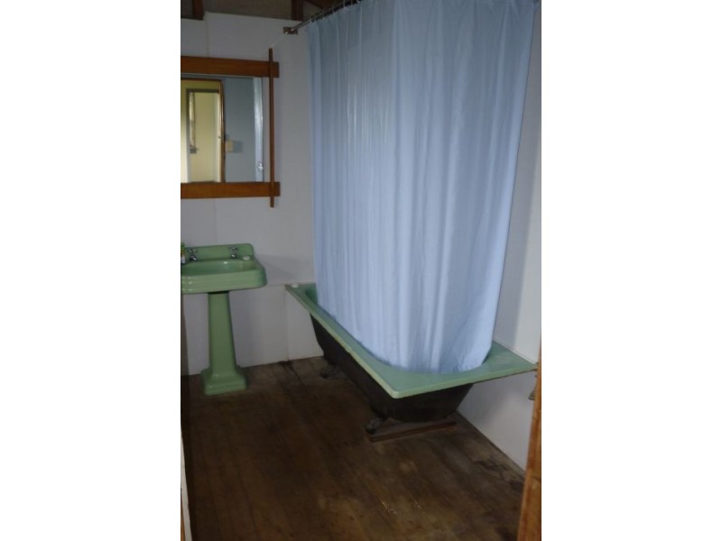 18 Coles Hill Drive, Alligator Creek QLD 4740