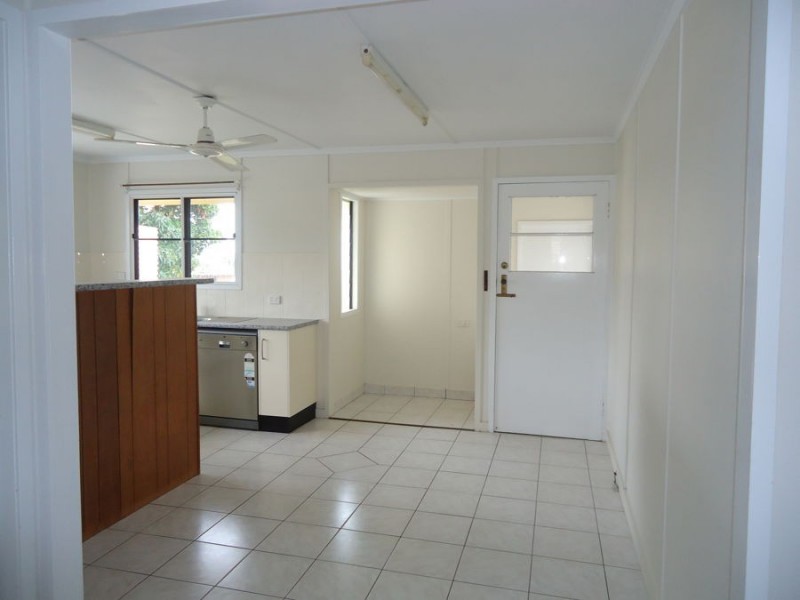 6 Bell Street, Sarina QLD 4737