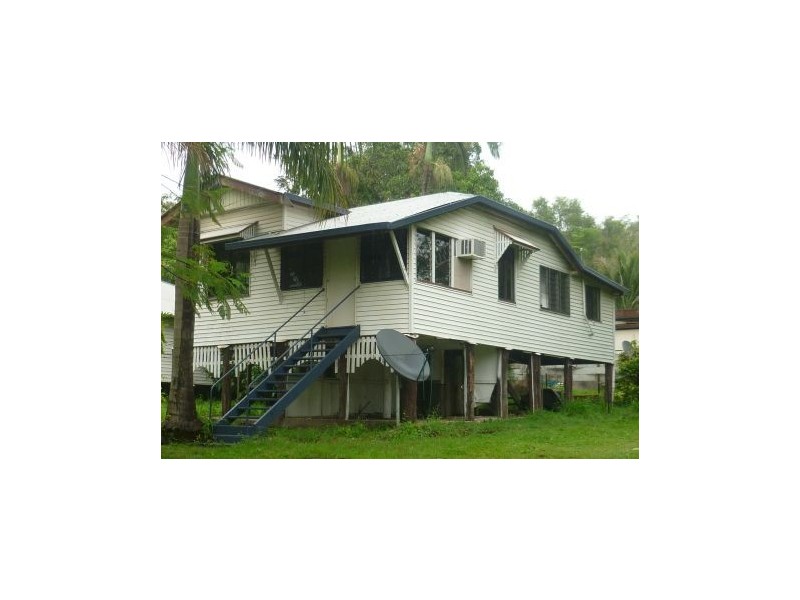 66 Range Road, Sarina QLD 4737