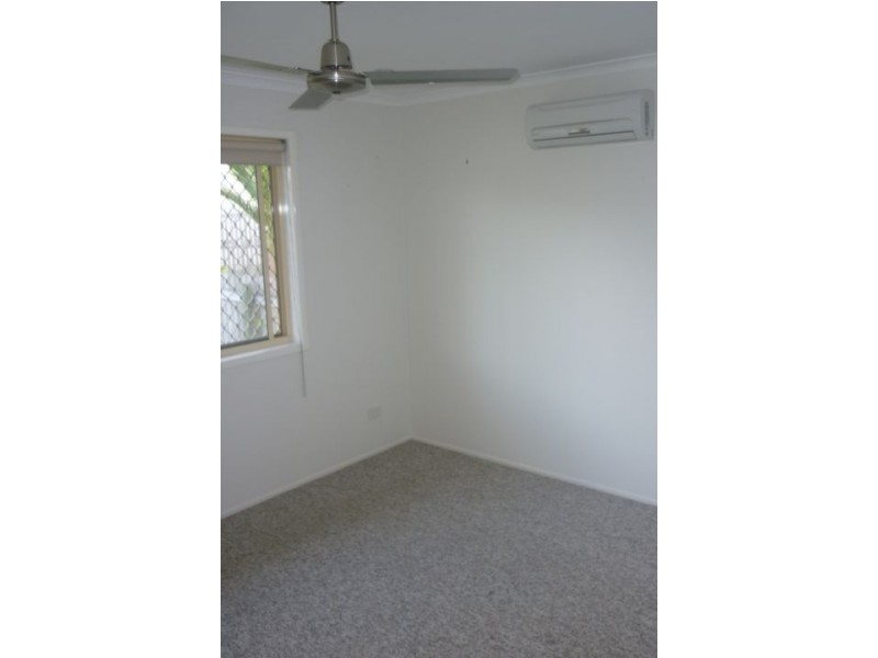 2/3 Ribbon Court, Glenella QLD 4740