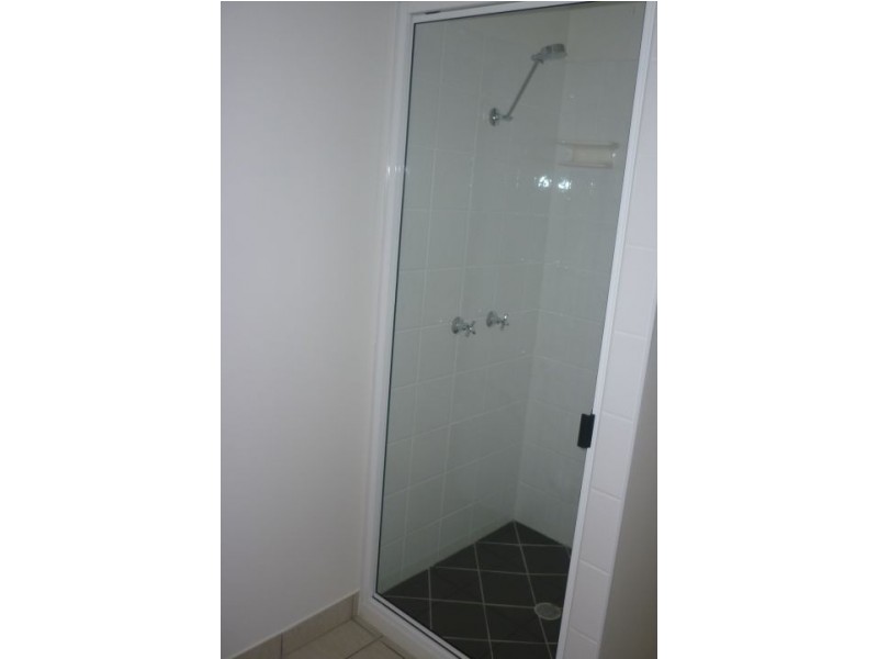 2/3 Ribbon Court, Glenella QLD 4740