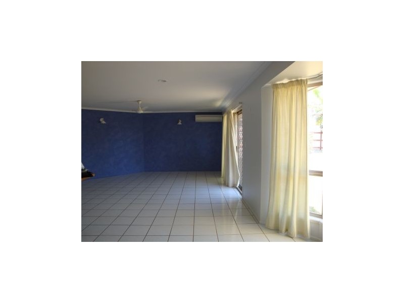 2 Matterson Avenue, Blacks Beach QLD 4740