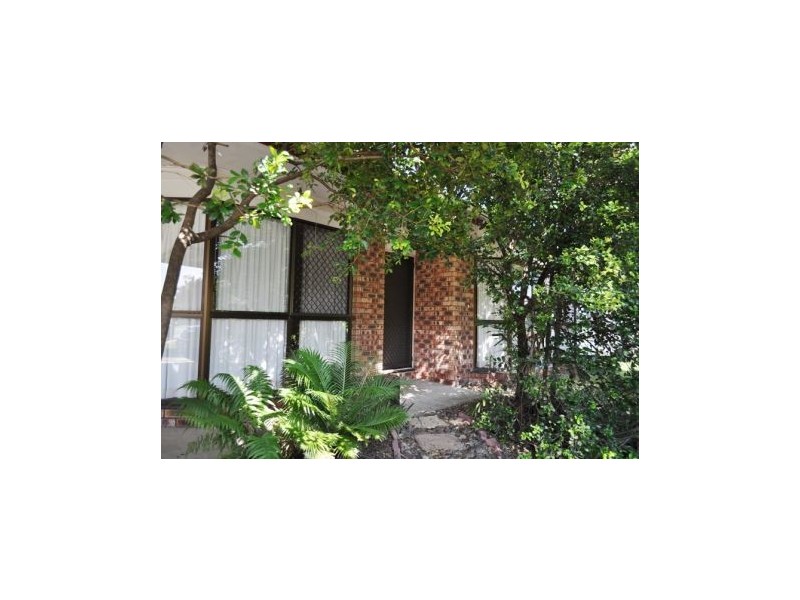 2 Grosvenor Place, West Mackay QLD 4740