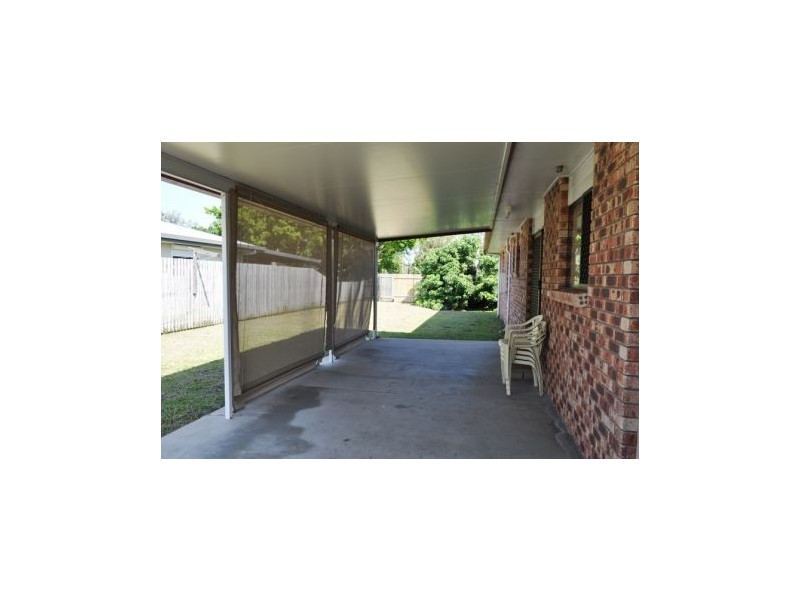 2 Grosvenor Place, West Mackay QLD 4740