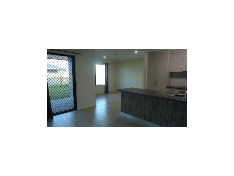 5 Eros Court, Ooralea QLD 4740