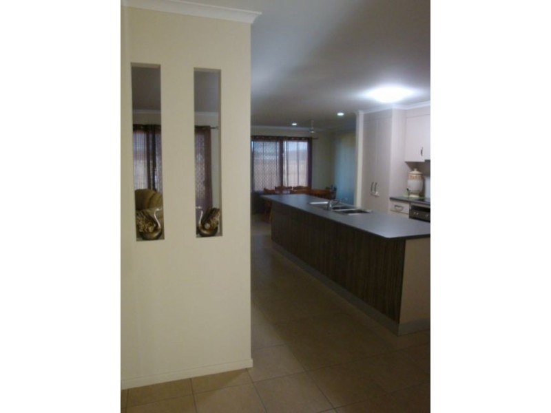 5 Eros Court, Ooralea QLD 4740