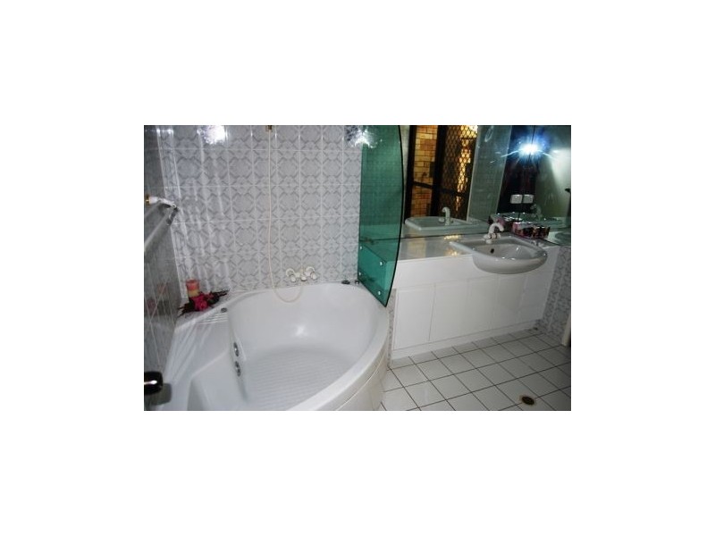 4 Galvin Street, Beaconsfield QLD 4740