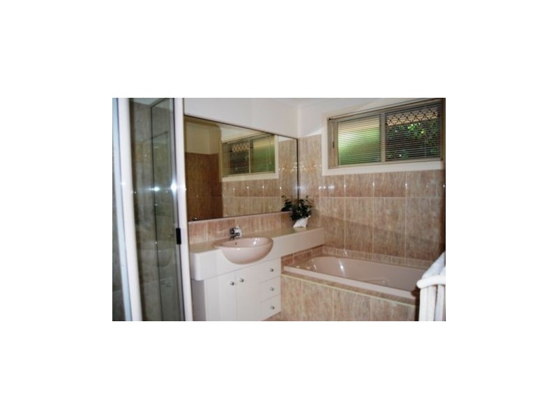 2 ABALONE CRT, East Mackay QLD 4740