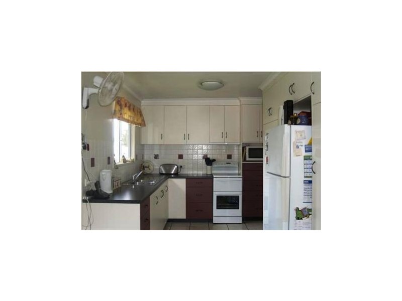 9 Peak Downs Hwy, Walkerston QLD 4751