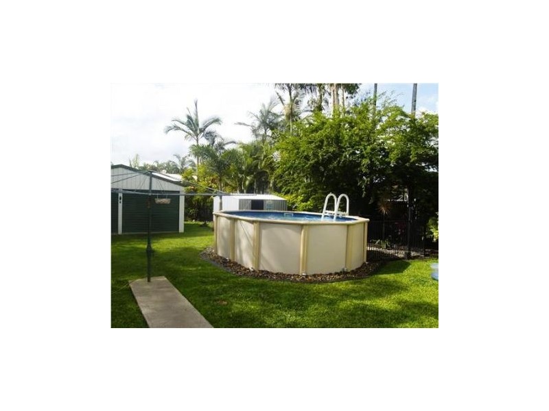 9 Peak Downs Hwy, Walkerston QLD 4751