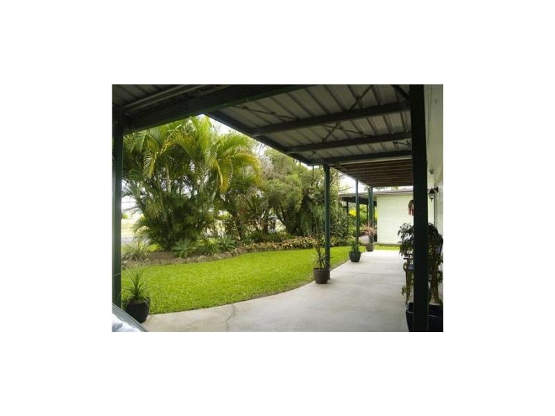 9 Peak Downs Hwy, Walkerston QLD 4751