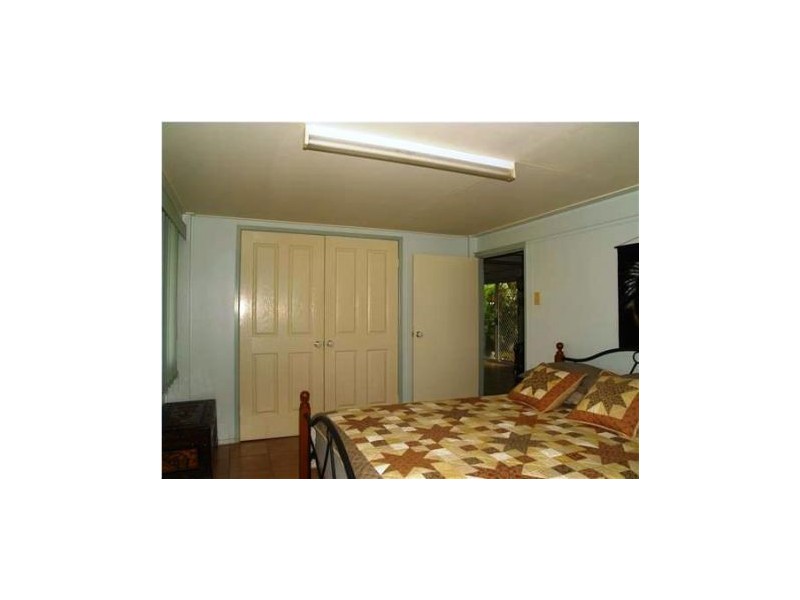 9 Peak Downs Hwy, Walkerston QLD 4751