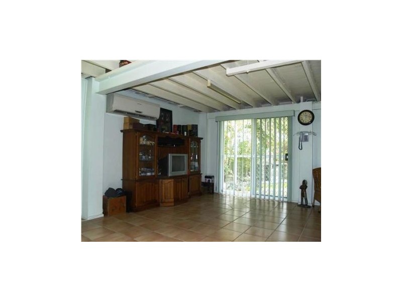 9 Peak Downs Hwy, Walkerston QLD 4751