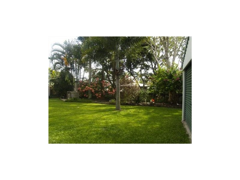 9 Peak Downs Hwy, Walkerston QLD 4751