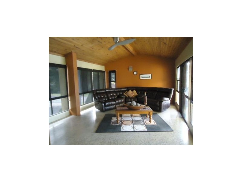 27 Annie Wood Street, Mount Pleasant QLD 4740