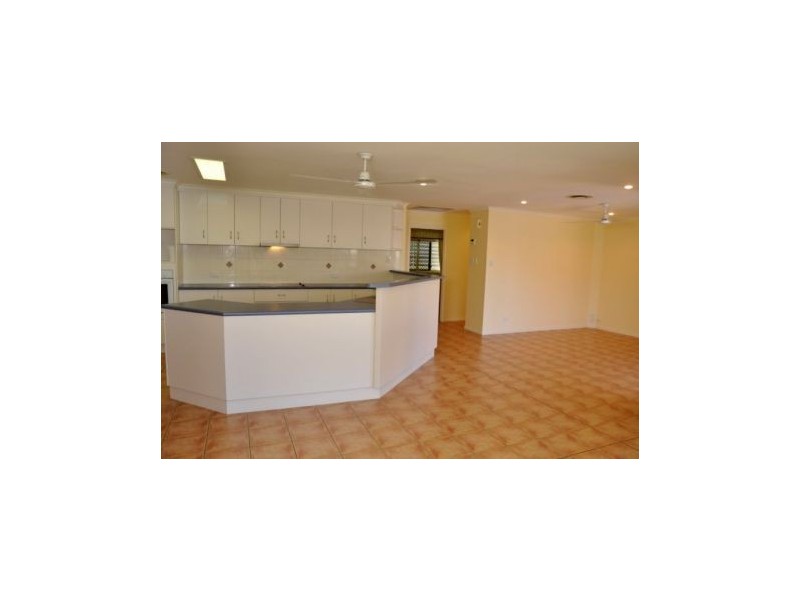8 Katie Court, Ooralea QLD 4740