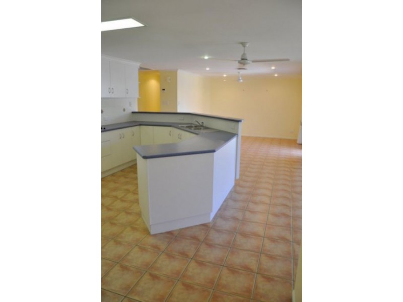 8 Katie Court, Ooralea QLD 4740
