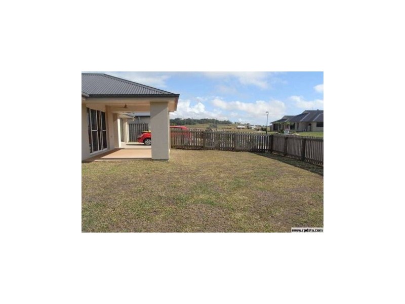 3 Coogee Tce, Blacks Beach QLD 4740