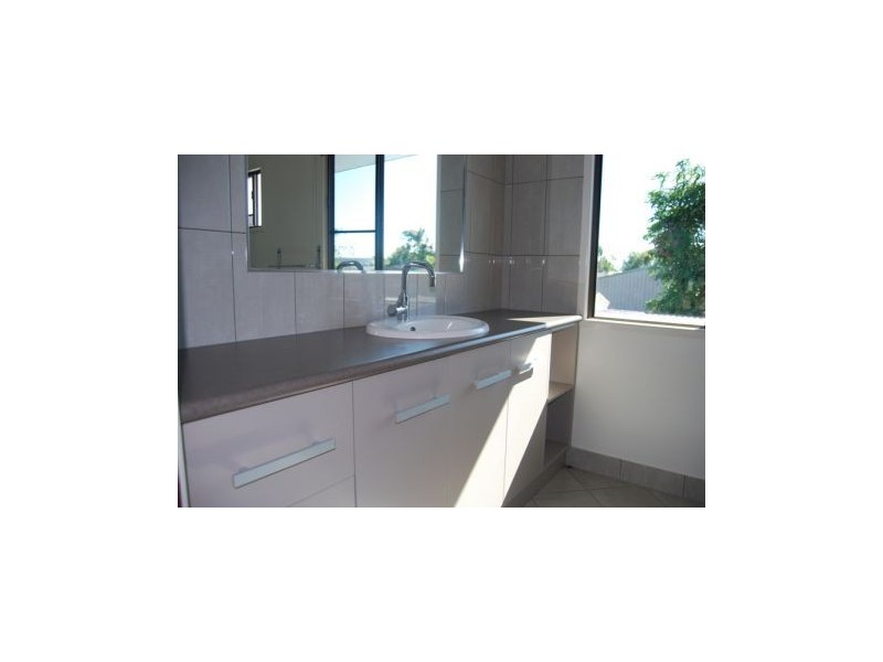 27 Dutton St, Walkerston QLD 4751