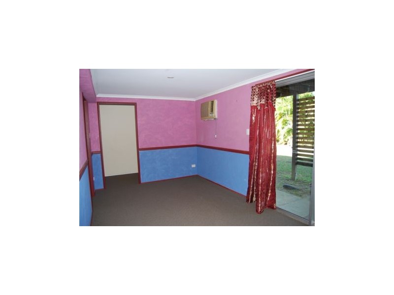 27 Dutton St, Walkerston QLD 4751