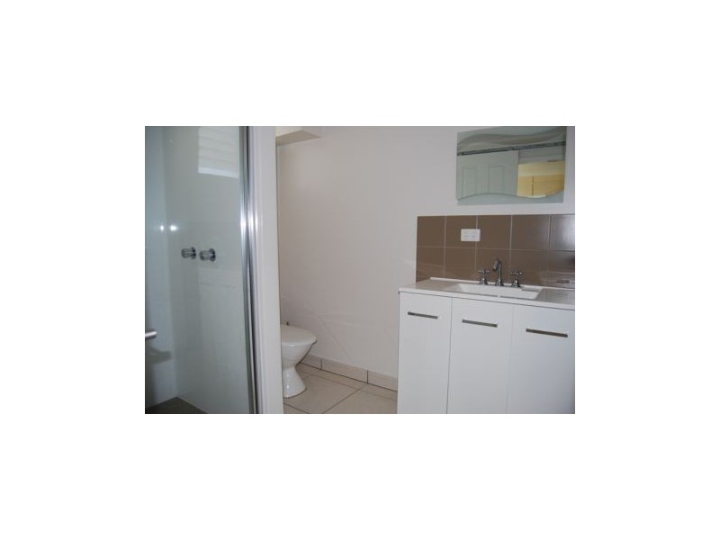 27 Dutton St, Walkerston QLD 4751